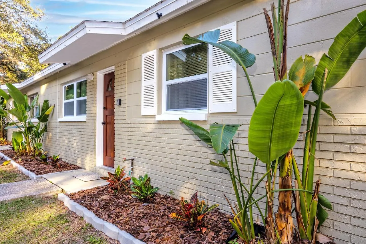 Casa de Férias Cozy Home With Fenced Yard - Close To Downtown & Beaches Largo