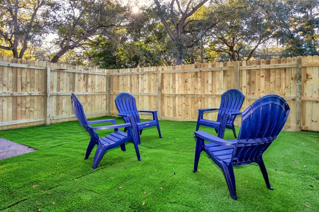 Casa de Férias Cozy Home With Fenced Yard - Close To Downtown & Beaches Largo