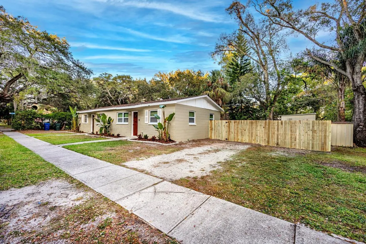 Cozy Home With Fenced Yard - Close To Downtown & Beaches Largo Estados Unidos da América