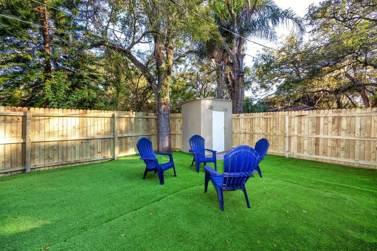 Cozy Home With Fenced Yard - Close To Downtown & Beaches Largo 0*,  Estados Unidos da América