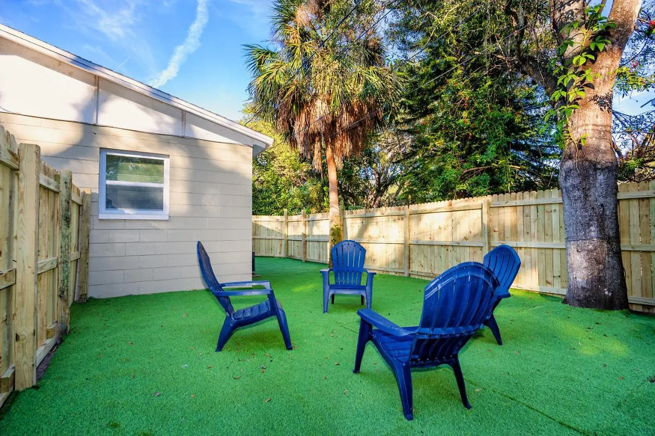 Cozy Home With Fenced Yard - Close To Downtown & Beaches Largo Casa de Férias